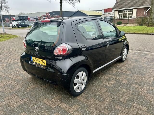 Occasion Toyota Aygo 68 PK (50 kW) 2013 Zwart (metallic) Hatchback