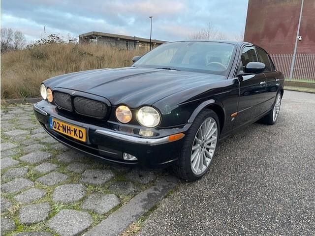 Zwart Gebruikt 2003 Jaguar XJR S Sedan | € 15.950 - Afbeelding 1/4