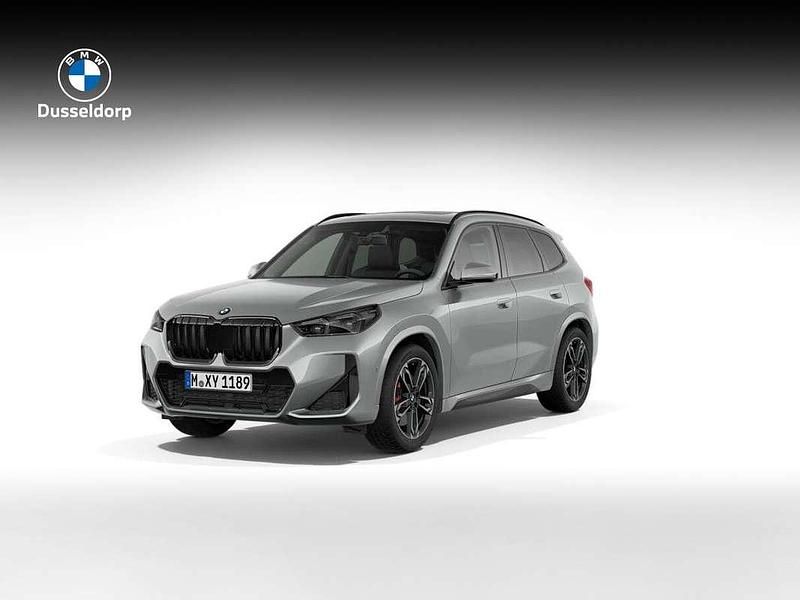 Grijs, metallic lak Nieuw 2025 BMW X1 M Sport SUV | € 68.802 (Duur) - Afbeelding 1/4