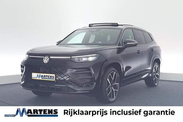 Zwart Nieuw 2025 VW Tayron R-line Edition SUV | € 59.749 (Super prijs) - Afbeelding 1/4