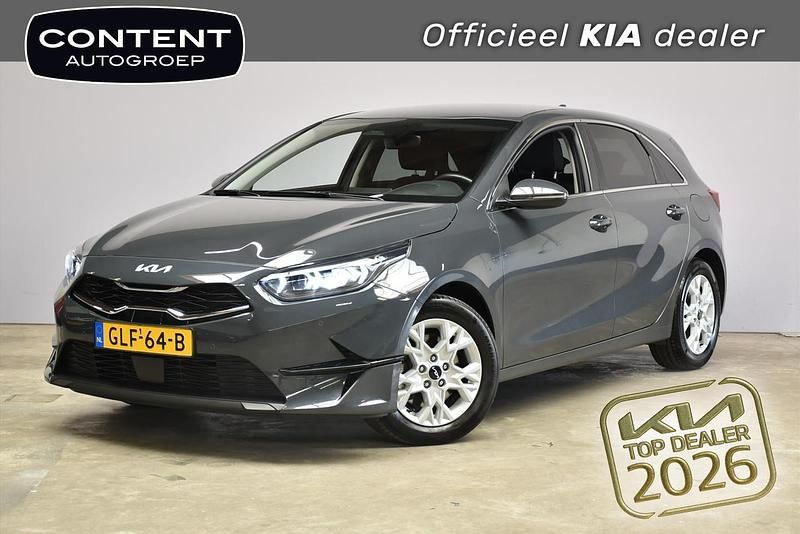 Grijs Occasion 2024 Kia Ceed Hatchback | € 23.940 (Eerlijke prijs) - Afbeelding 1/4