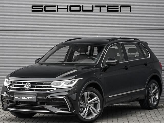 Zwart (metallic) Occasion 2023 VW Tiguan R-line SUV | € 39.400 (Eerlijke prijs) - Afbeelding 1/3