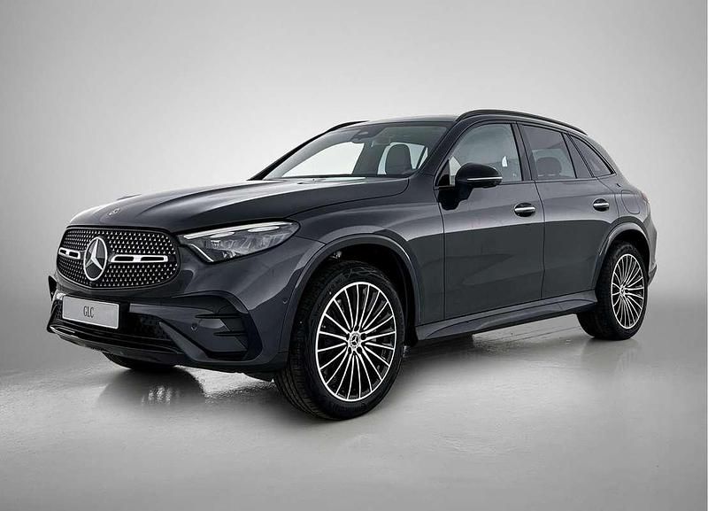 Grijs, metallic lak Nieuw 2025 Mercedes GLC300 Sport Edition SUV | € 81.935 (Goede deal) - Afbeelding 1/4