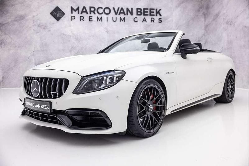Wit, metallic lak Gebruikt 2019 Mercedes C63 AMG Premium Plus Cabriolet | € 79.850 (Eerlijke prijs) - Afbeelding 1/4