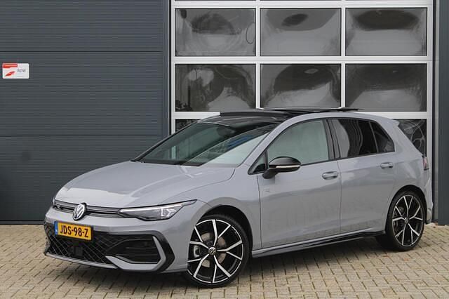 Grijs Occasion 2025 VW Golf VIII R-line Hatchback | € 38.900 (Duur) - Afbeelding 1/4