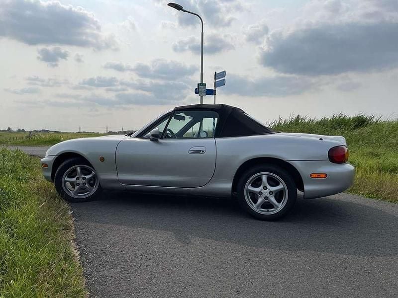 Zilver Gebruikt 1999 Mazda MX5 Cabriolet | € 3.950 (Eerlijke prijs) - Afbeelding 1/4