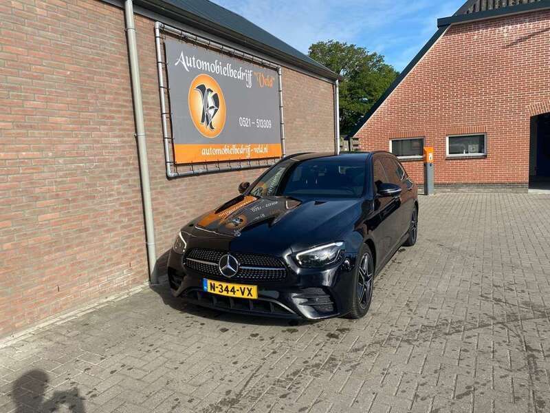 Zwart Gebruikt 2022 Mercedes E200 Business Stationwagen | € 35.995 (Eerlijke prijs) - Afbeelding 1/4