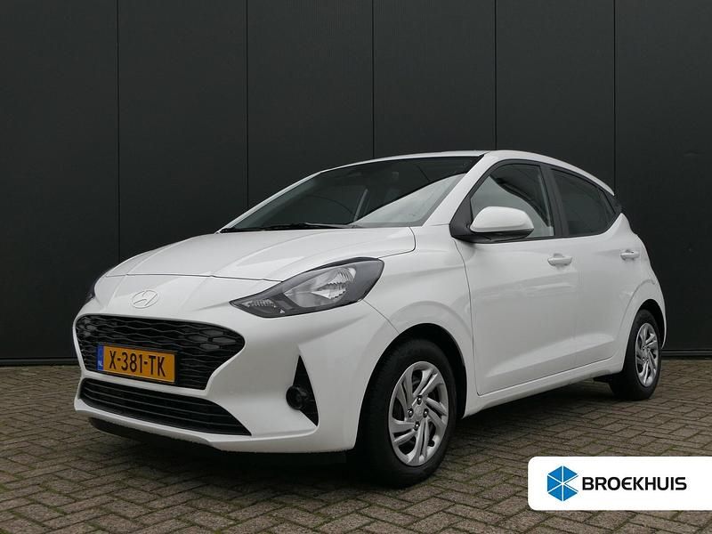 Wit Occasion 2024 Hyundai i10 Comfort Hatchback | € 13.940 (Goede deal) - Afbeelding 1/4