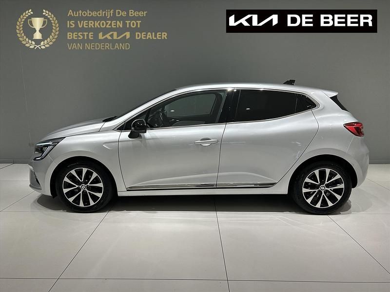 Grijs Gebruikt 2023 Renault Clio V Techno Hatchback | € 16.995 (Eerlijke prijs) - Afbeelding 1/4