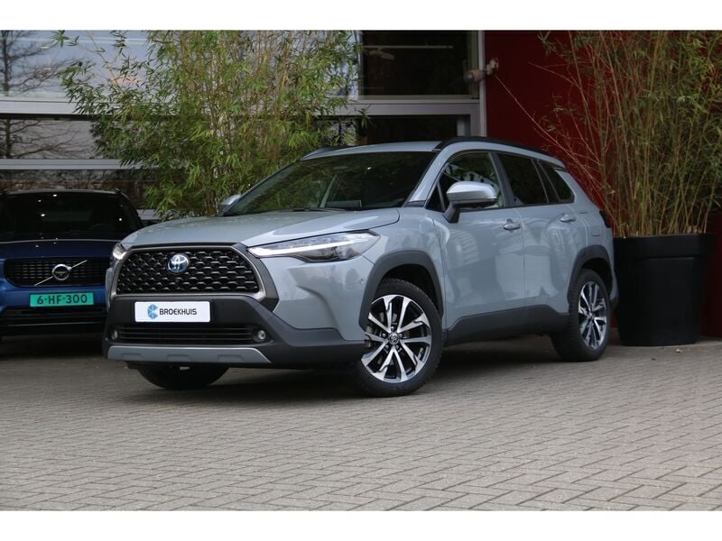 Grijs, metallic lak Gebruikt 2024 Toyota Corolla Cross Executive SUV | € 39.700 (Iets duurder) - Afbeelding 1/4