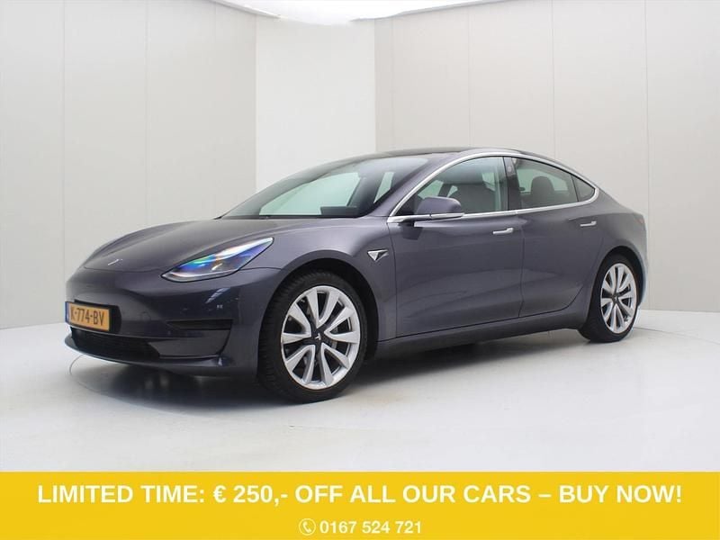 Grijs Occasion 2020 Tesla Model 3 Standard Range Sedan | € 16.700 (Eerlijke prijs) - Afbeelding 1/4