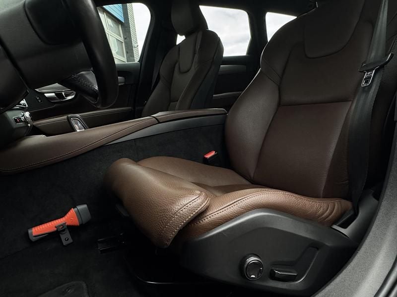 Occasion Volvo V90 Business Edition 391 PK (287 kW) 2021 Blauw Stationwagen