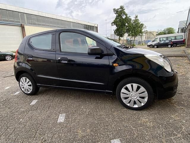 Zwart Gebruikt 2014 Suzuki Alto Hatchback | € 3.450 (Eerlijke prijs) - Afbeelding 1/4