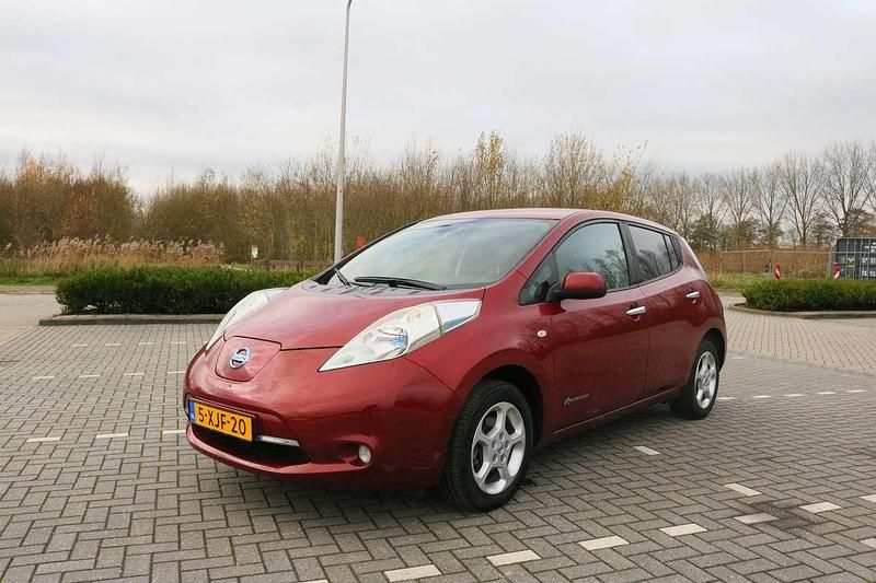 Occasion Nissan Leaf Acenta 80 kW (109 PK) 2014 Rood Hatchback