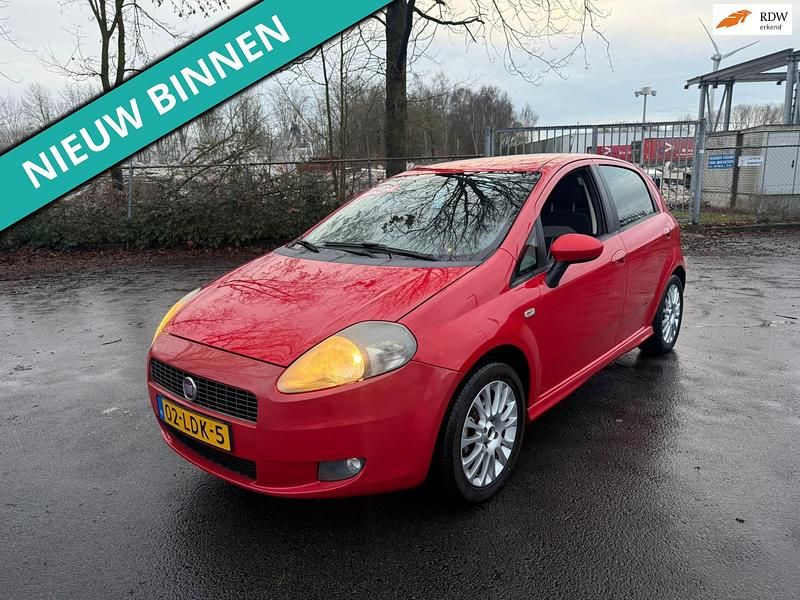 Occasion Fiat Punto 78 PK (57 kW) 2010 Rood Hatchback