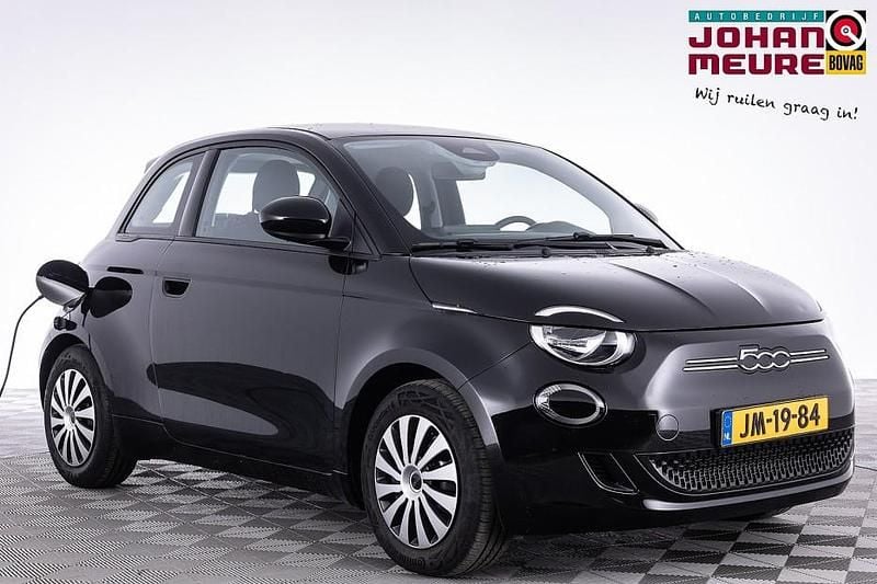 Zwart Occasion 2026 Fiat 500e Urban Hatchback | € 16.490 (Super prijs) - Afbeelding 1/4