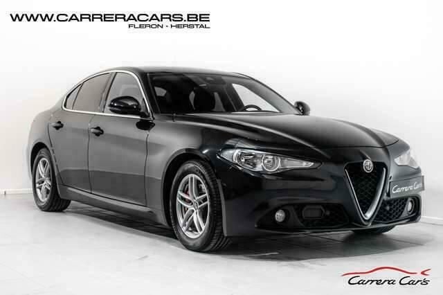 Zwart Gebruikt 2017 Alfa Romeo Giulia Sedan | € 18.990 (Iets duurder) - Afbeelding 1/4