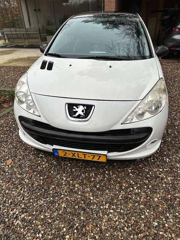 Occasion Peugeot 206 73 PK (53 kW) 2011 Wit Hatchback