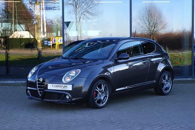 Grijs Occasion 2015 Alfa Romeo MiTo Hatchback | € 9.450 (Eerlijke prijs) - Afbeelding 1/4