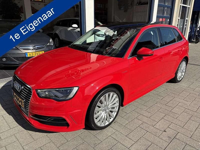Rood Gebruikt 2015 Audi A3 Sportback e-tron Ambition Sedan | € 18.750 (Eerlijke prijs) - Afbeelding 1/4