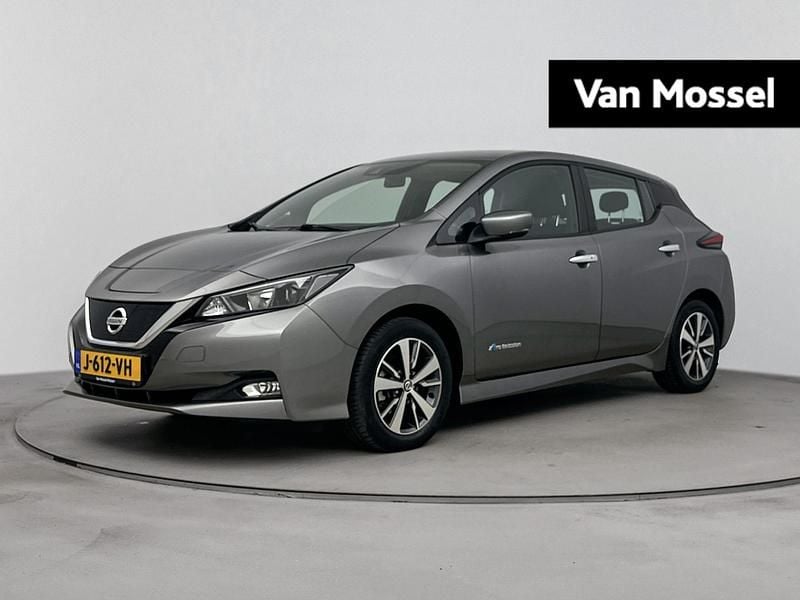 Grijs Occasion 2020 Nissan Leaf Acenta Hatchback | € 12.940 (Goede deal) - Afbeelding 1/4