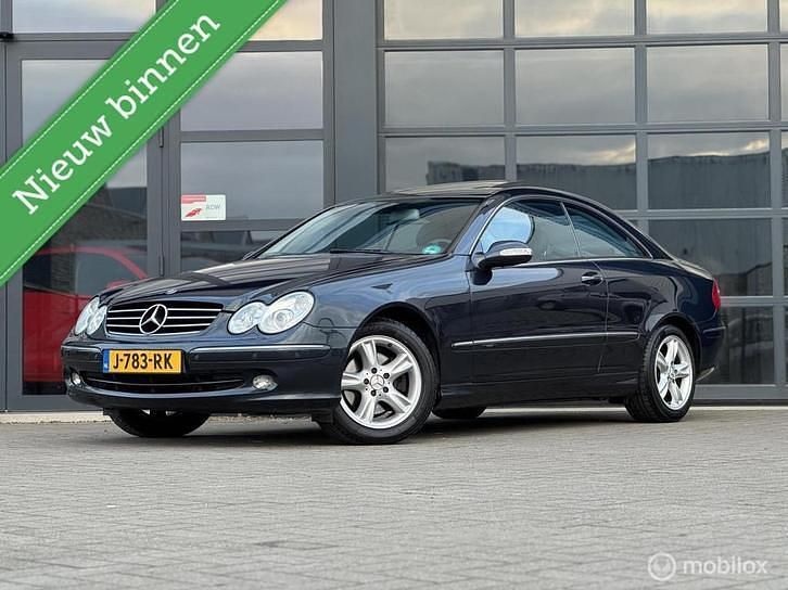 Zwart Occasion 2004 Mercedes CLK320 Avantgarde Coupé | € 4.990 (Eerlijke prijs) - Afbeelding 1/4