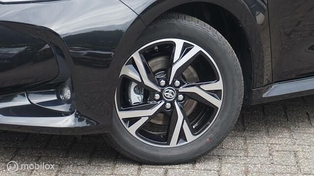 Nieuw Toyota Yaris 114 PK (83 kW) 2025 Zwart Hatchback