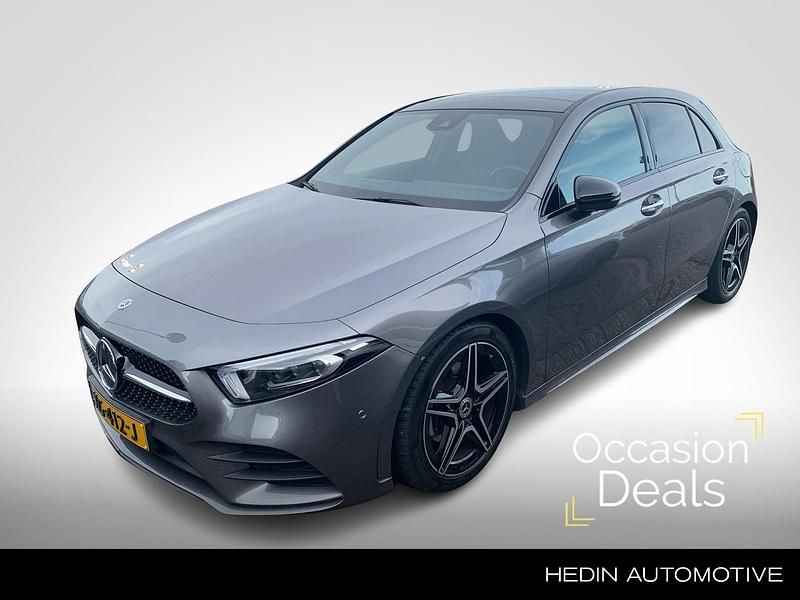 Grijs Occasion 2019 Mercedes A200 AMG line Hatchback | € 28.900 (Iets duurder) - Afbeelding 1/2