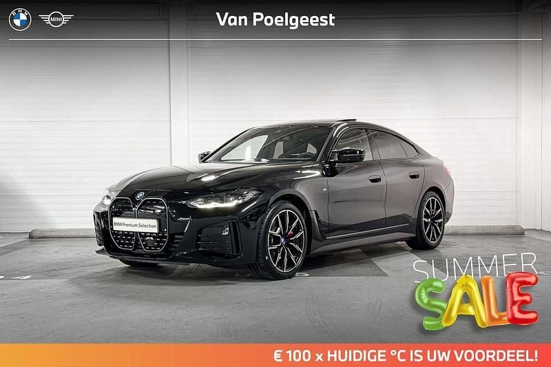 Saphirschwarz (donker zwart) Gebruikt 2024 BMW i4 M Sport Sedan | € 59.899 (Goede deal) - Afbeelding 1/4