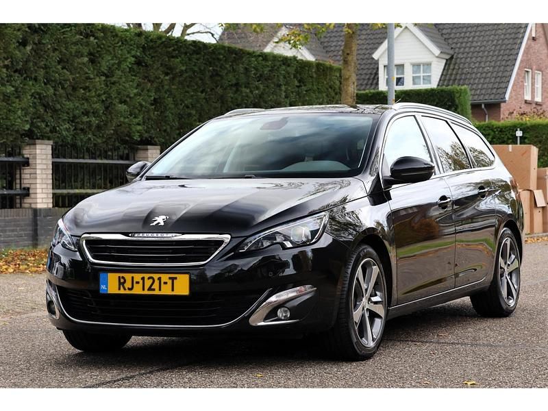 Zwart Gebruikt 2017 Peugeot 308 GT-line Stationwagen | € 4.995 (Goede deal) - Afbeelding 1/4