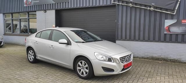Occasion Volvo S60 Kinetic 180 PK (132 kW) 2011 Grijs (metallic) Sedan