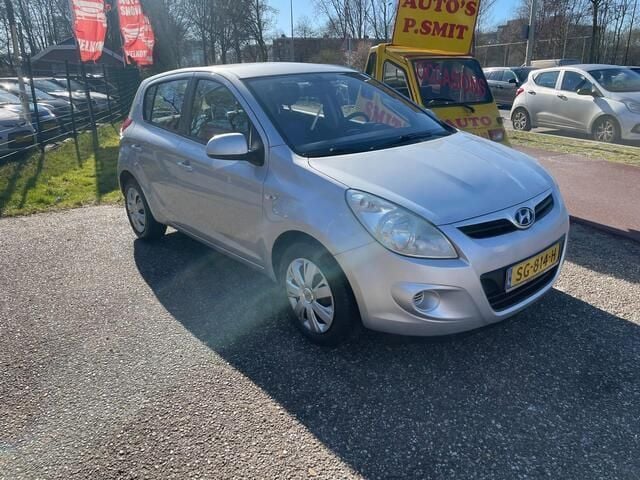 Grijs Gebruikt 2009 Hyundai i20 Hatchback | € 4.150 (Eerlijke prijs) - Afbeelding 1/4