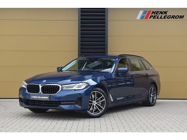 Blauw Gebruikt 2020 BMW 520 Executive Stationwagen | € 29.950 (Eerlijke prijs) - Afbeelding 1/4