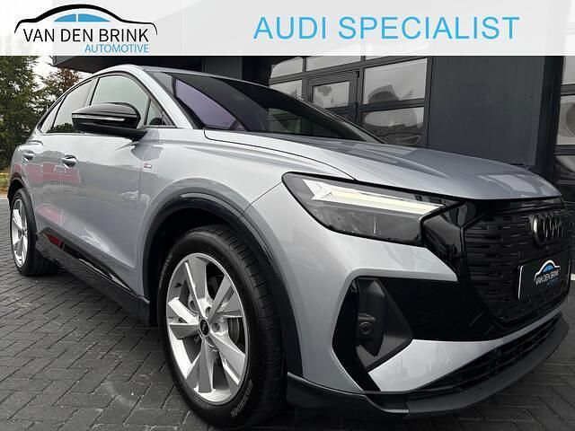 Grijs Gebruikt 2024 Audi Q4 Sportback e-tron S-Line SUV | € 42.900 - Afbeelding 1/4