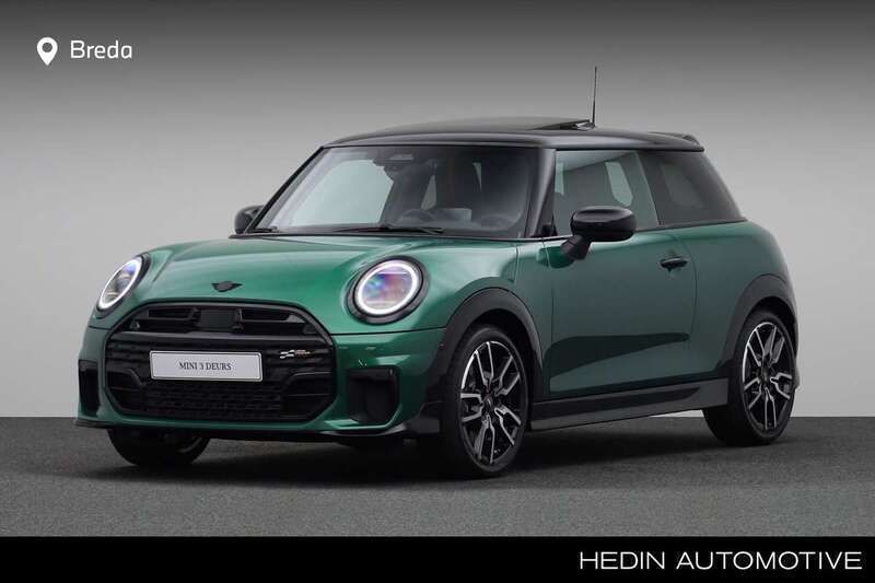 British racing green (groen metallic) Gebruikt 2024 Mini Cooper S Hatchback | € 38.880 - Afbeelding 1/4