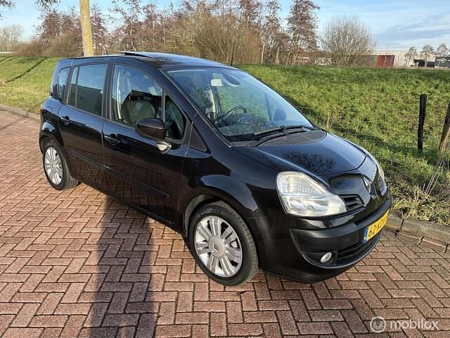 Zwart Occasion 2009 Renault Grand Modus MPV | € 4.400 (Eerlijke prijs) - Afbeelding 1/4
