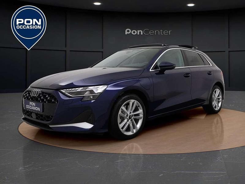 Blauw Gebruikt 2025 Audi A3 Sportback e-tron Advanced Hatchback | € 44.850 (Duur) - Afbeelding 1/3