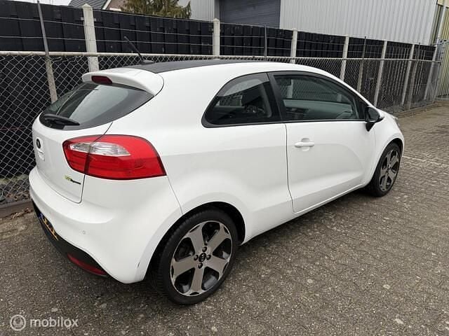 Occasion Kia Rio 86 PK (63 kW) 2013 Wit Hatchback