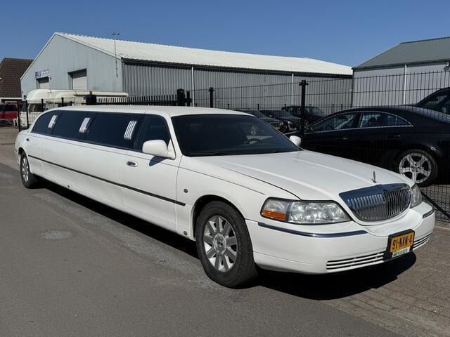 Wit Gebruikt 2003 Lincoln Town Car Sedan | € 13.950 - Afbeelding 1/4