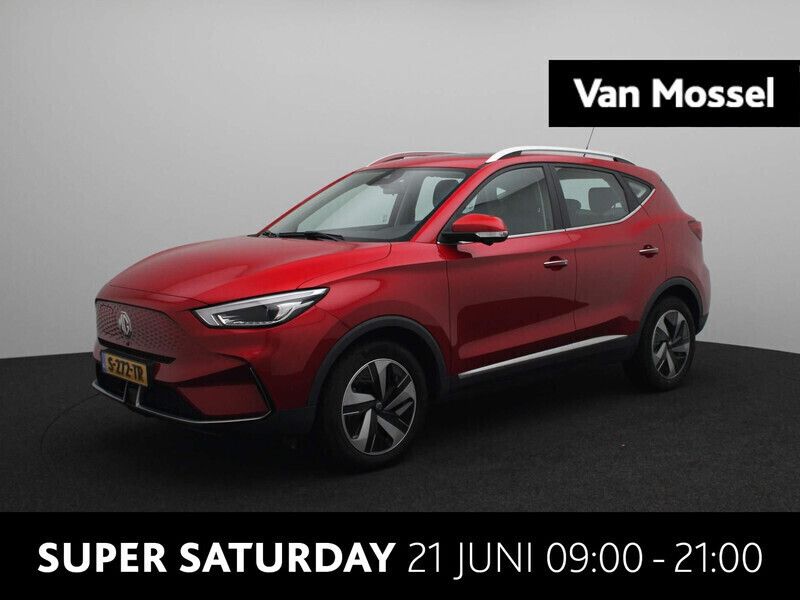 Rood Gebruikt 2022 MG ZS Comfort Sedan | € 21.495 (Iets duurder) - Afbeelding 1/3