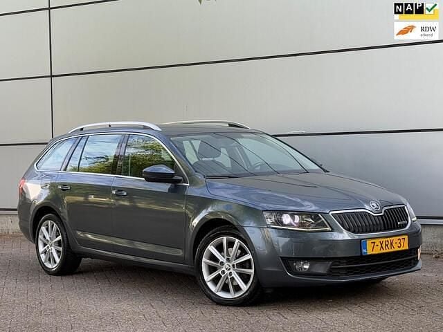 Grijs Gebruikt 2014 Skoda Octavia Business Line Stationwagen | € 5.750 (Duur) - Afbeelding 1/4