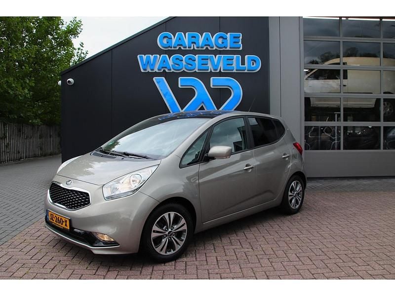 Grijs Gebruikt 2016 Kia Venga Hatchback | € 10.950 (Goede deal) - Afbeelding 1/4