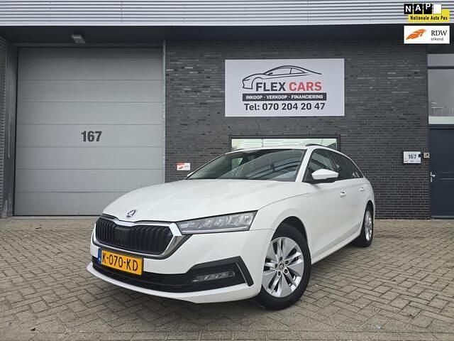 Wit Gebruikt 2021 Skoda Octavia Business Line Stationwagen | € 15.450 (Goede deal) - Afbeelding 1/4