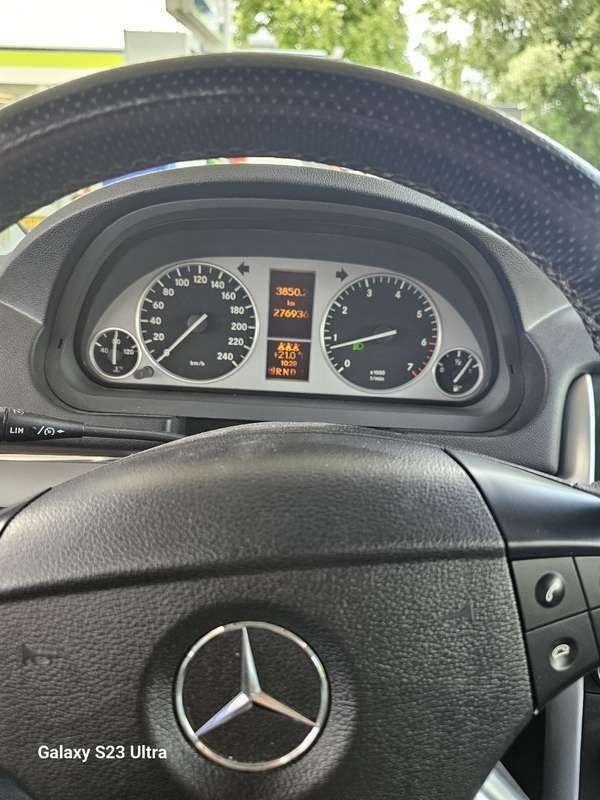 Gebruikt 2005 Mercedes B200 MPV | € 3.000 (Iets duurder) - Afbeelding 1/4