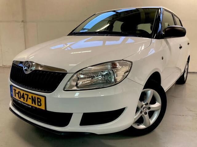Wit Gebruikt 2013 Skoda Fabia Hatchback | € 6.999 (Duur) - Afbeelding 1/4