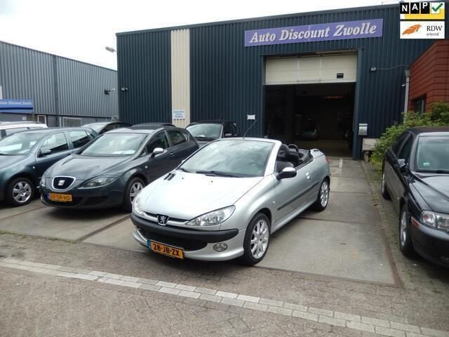 Grijs Gebruikt 2002 Peugeot 206 CC Cabriolet | € 1.499 (Iets duurder) - Afbeelding 1/4