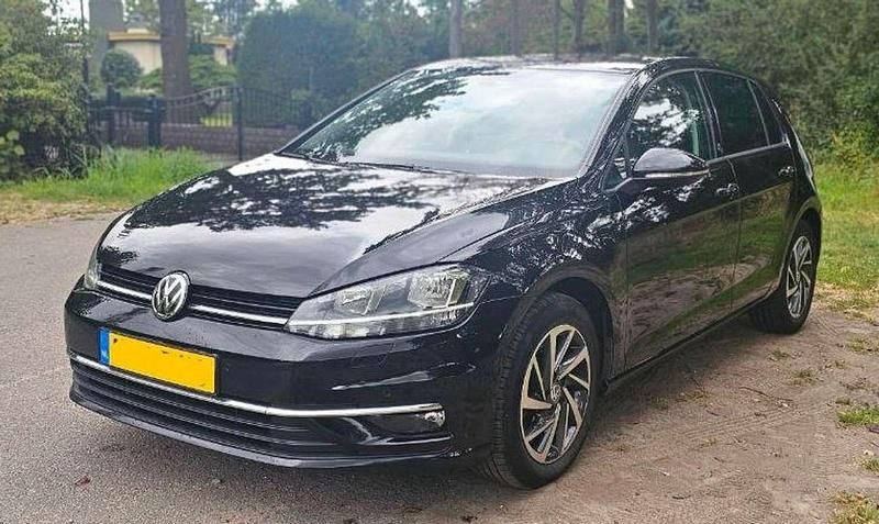 Zwart Gebruikt 2017 VW Golf VII Highline Hatchback | € 14.495 (Goede deal) - Afbeelding 1/4