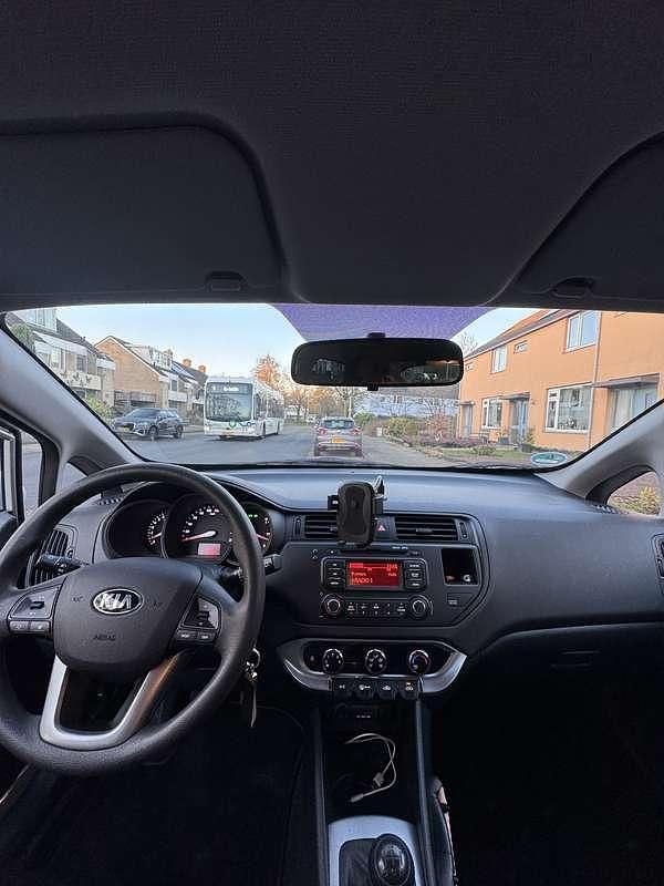 Occasion Kia Rio 86 PK (63 kW) 2012 Grijs MPV