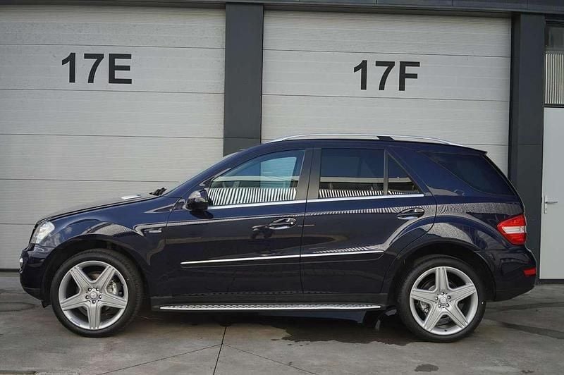 Blauw Gebruikt 2010 Mercedes ML350 Edition 1 SUV | € 23.900 - Afbeelding 1/4