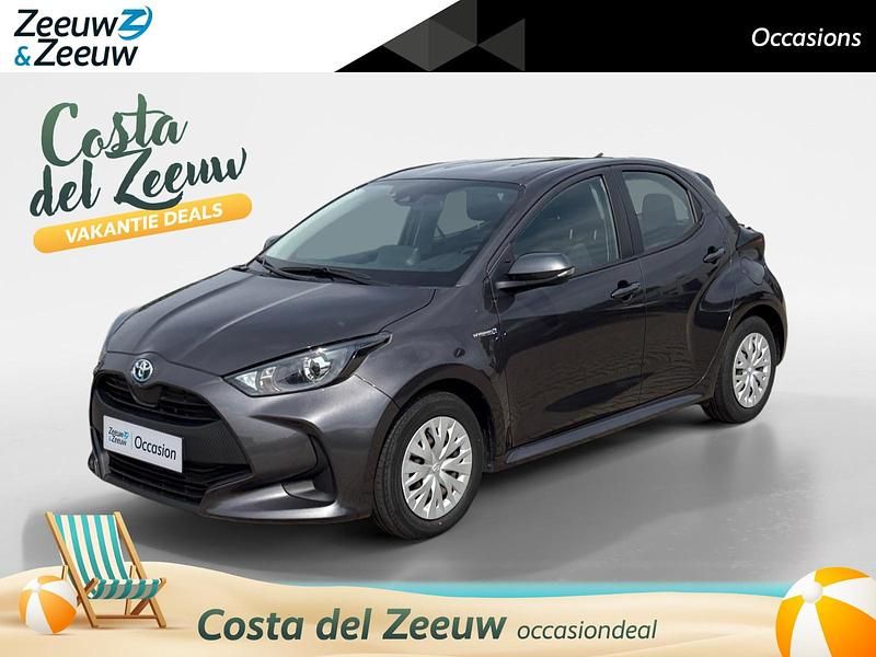 Grijs Gebruikt 2021 Toyota Yaris Active Hatchback | € 18.840 (Goede deal) - Afbeelding 1/4